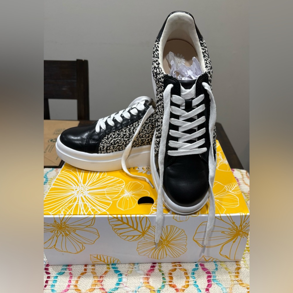 Black and White Women's Platform Tennis Shoes